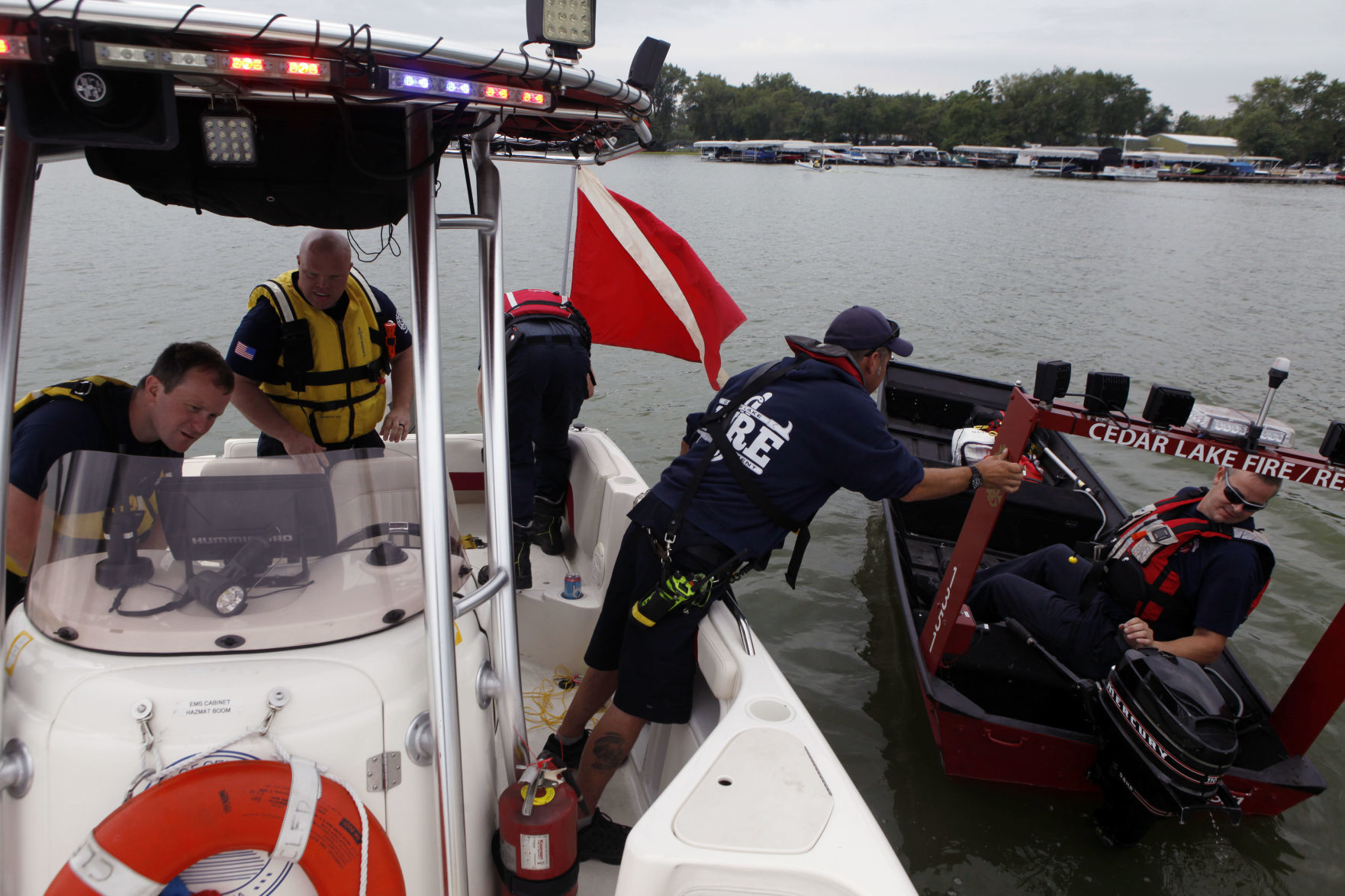Gallery: Dive crews train on Cedar Lake